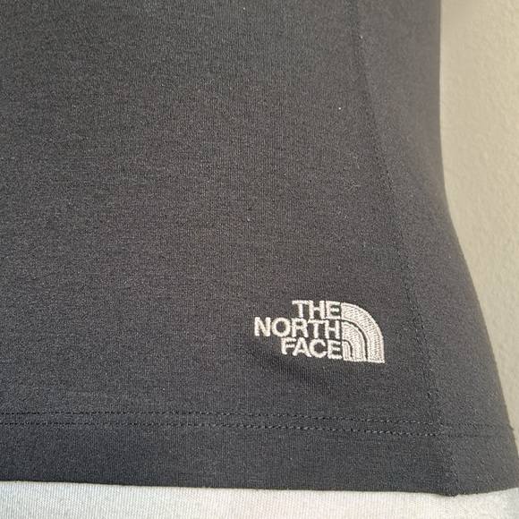The North Face | Womens Black Short Sleeve Vapor Wicking Logo Tshirt - Size L - Picture 4 of 7